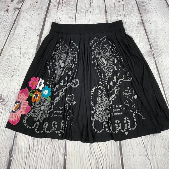 DESIGUAL black pleated lightweight skirt fun doodles floral, size S - Picture 9 of 14